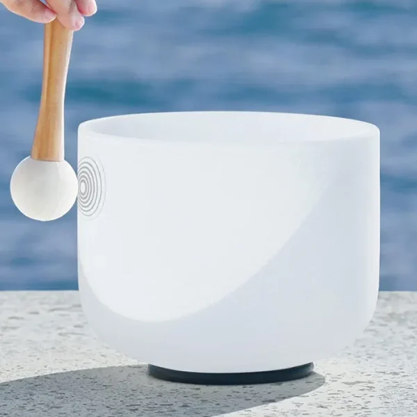 ბროლის მომღერალი თასი